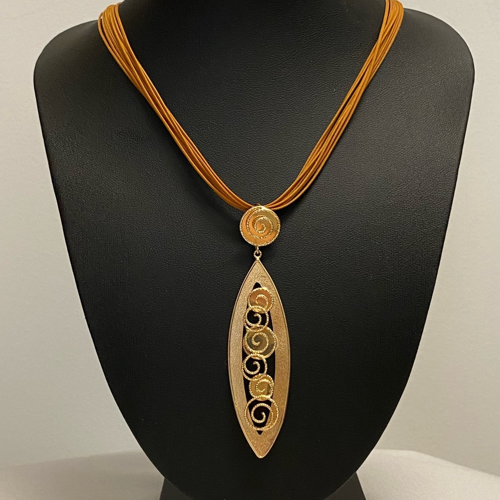 Gold Pendant Necklace NWOT 14 k